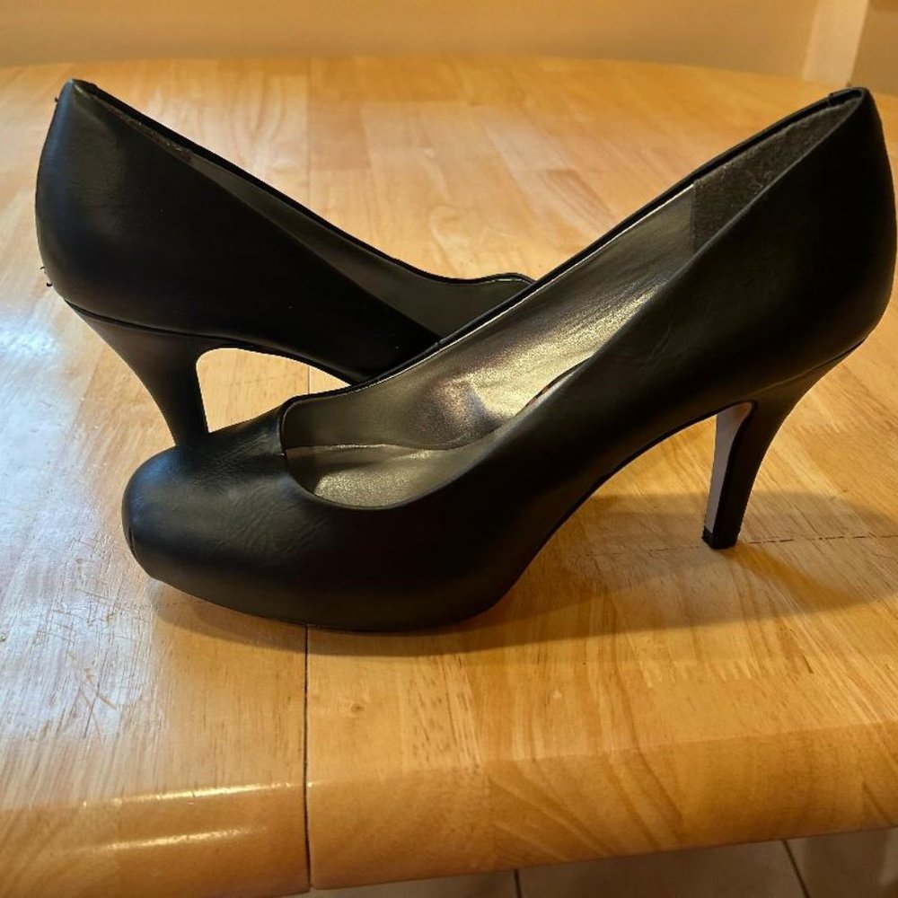 Madden Girl Black High Heels (Size 9.5)